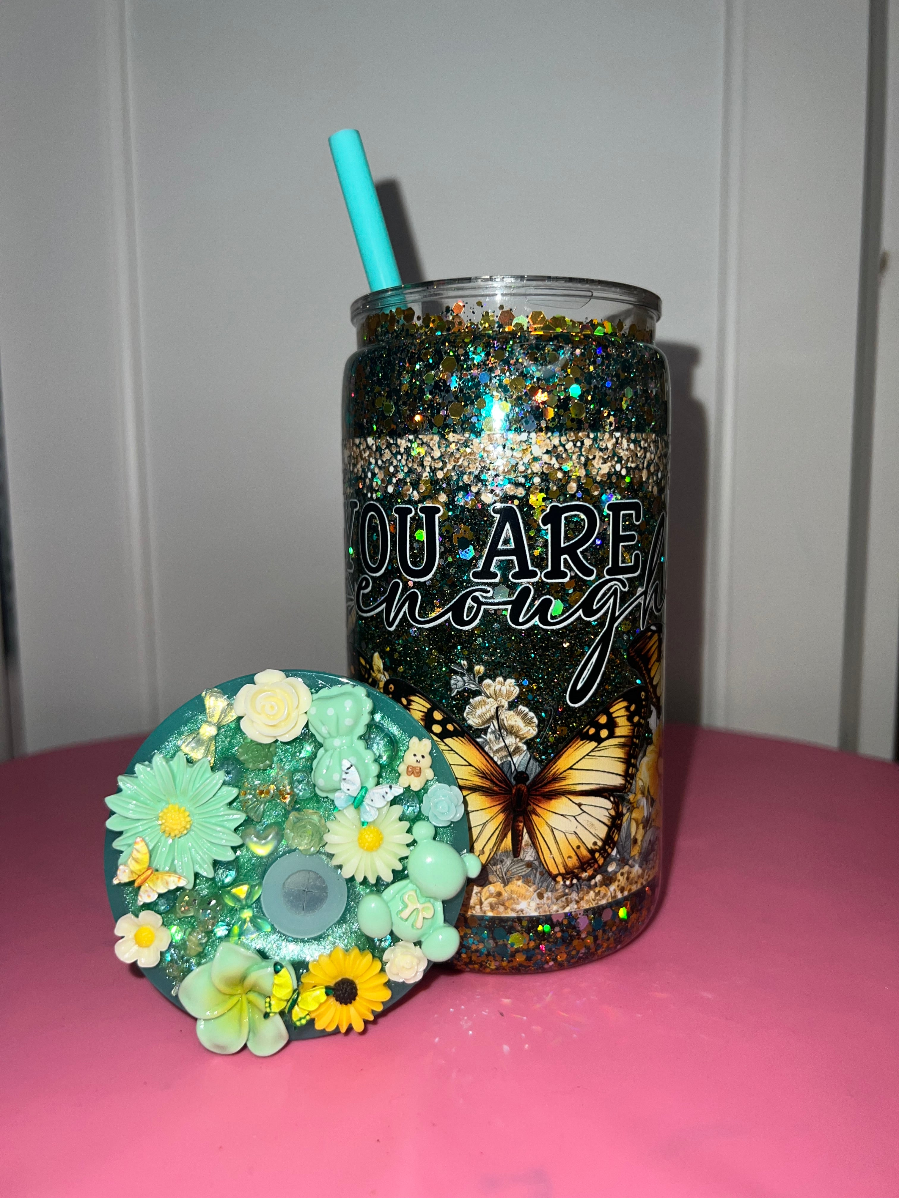 Pre-Made Snowglobe Tumblers — Sparkly, Fun & Ready to Sip 💖