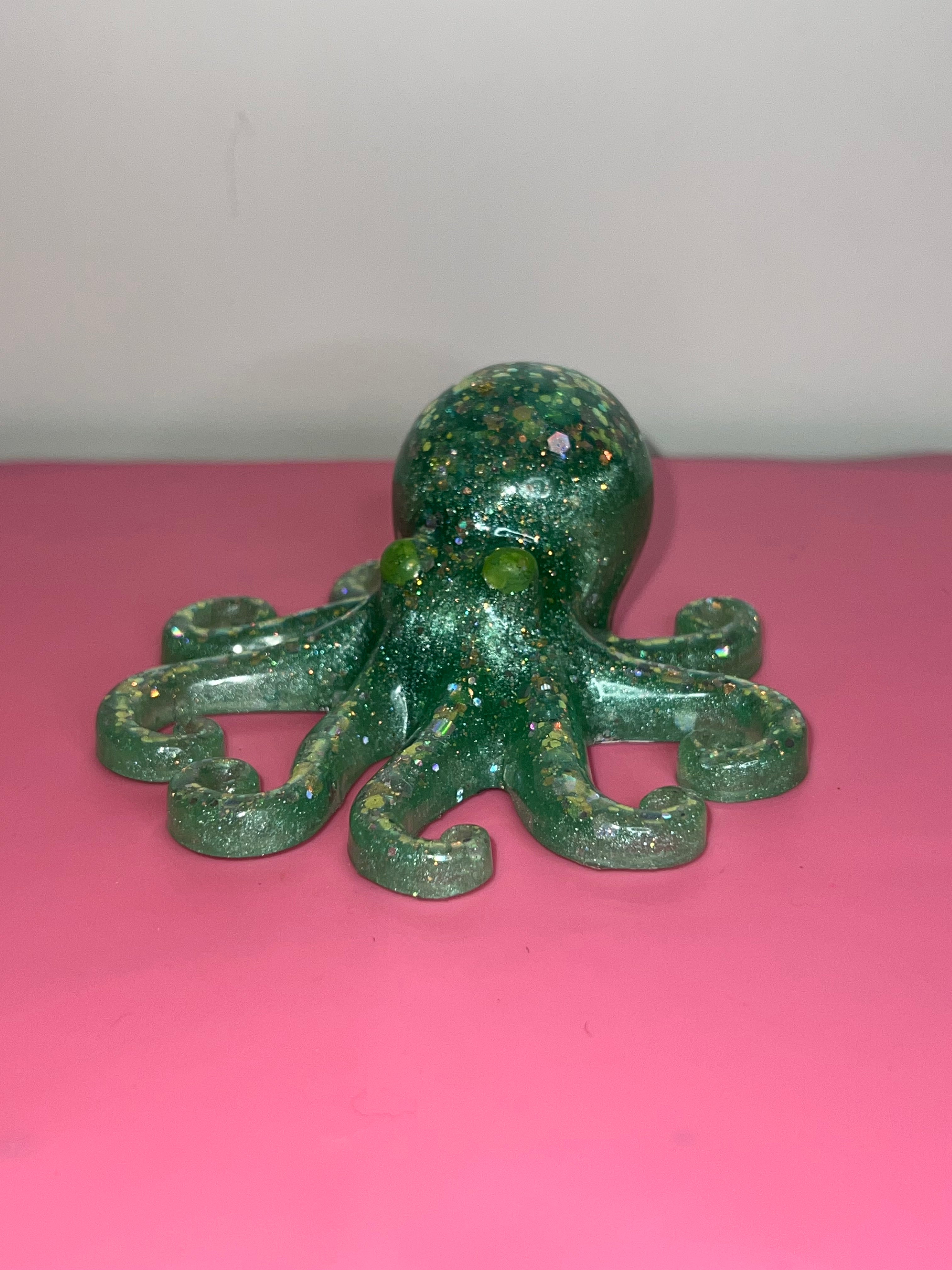 Pre-Made and Custom Resin Art✨