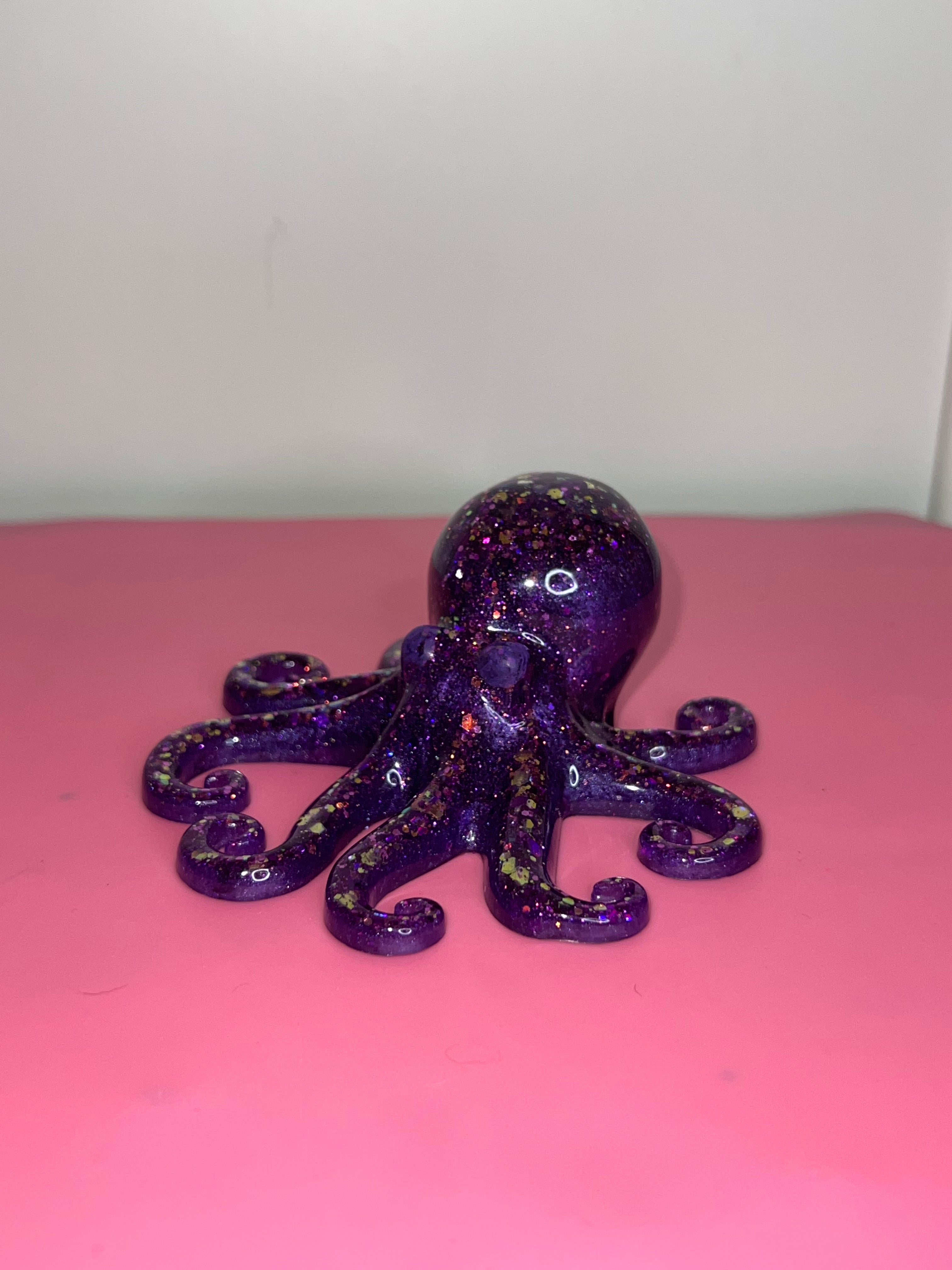 Pre-Made and Custom Resin Art✨